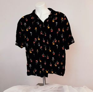 Laura Scott size xlg floral blouse